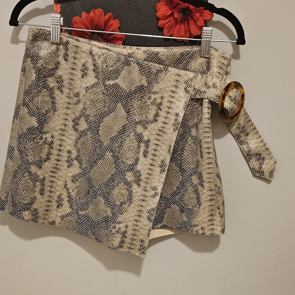 Zara NWOT SKORT Beige & Black Faux Snakeskin Print  Sz S - Picture 3 of 12